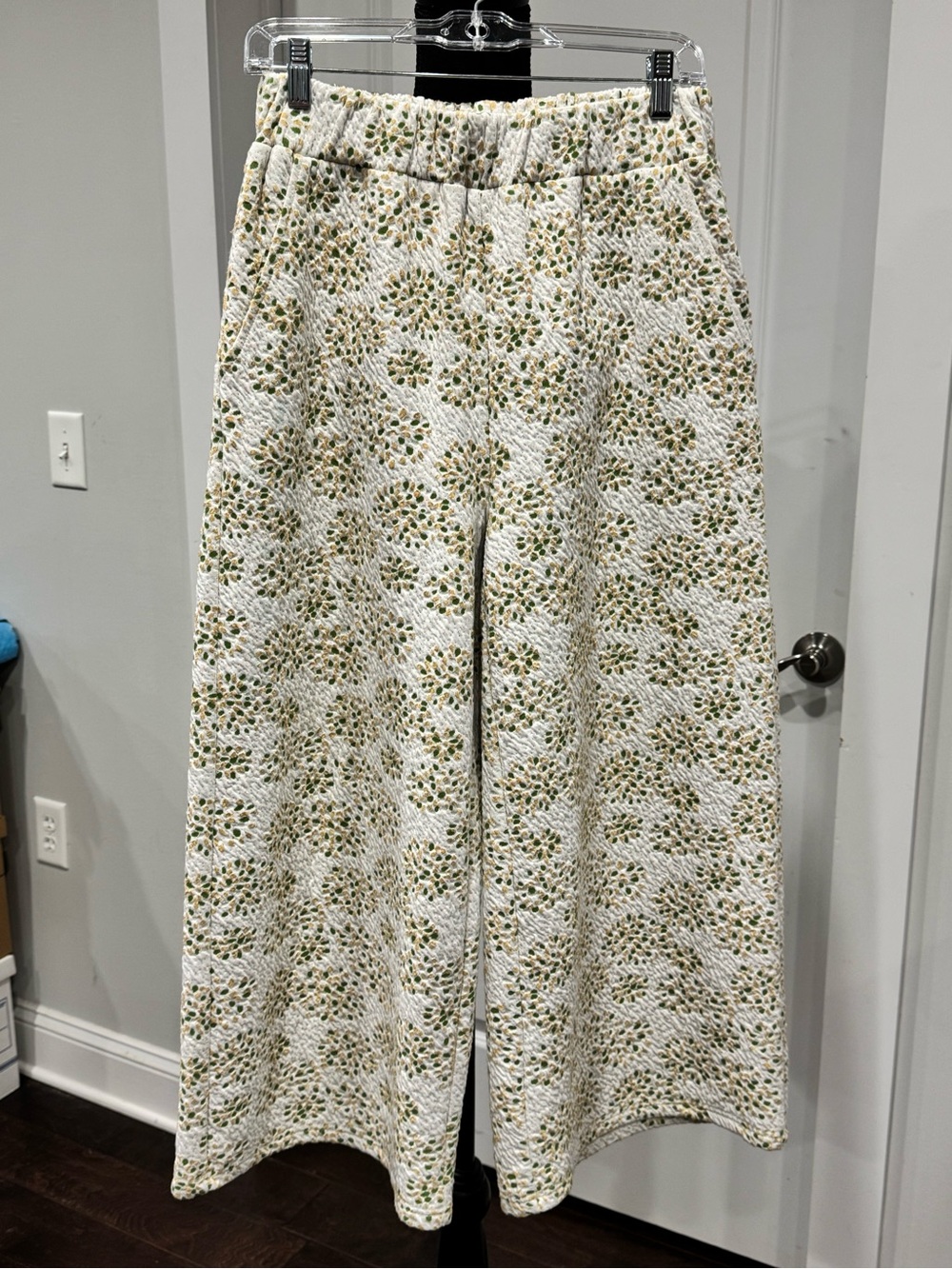 Wide Leg Floral Quilted Pants - White & Green
